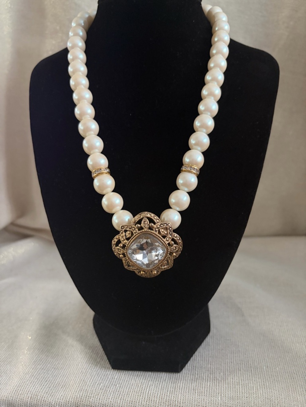 Vintage 1979’s Avon White Pearl Necklace with Gold Filigree Pendant